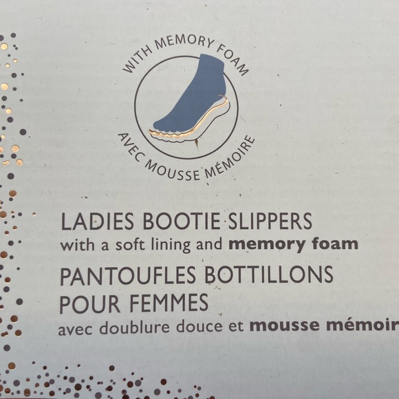 Grey fuzzy bootie slippers NIB - Picture 11 of 12